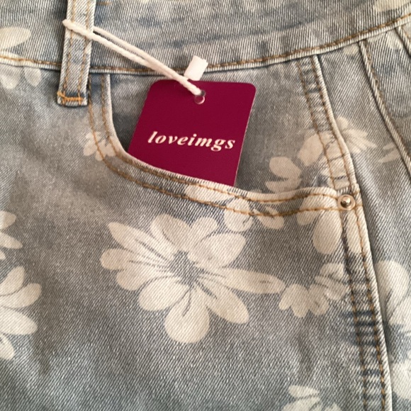NWT Floral Printed Jeans - Lt Blue - Picture 4 of 4